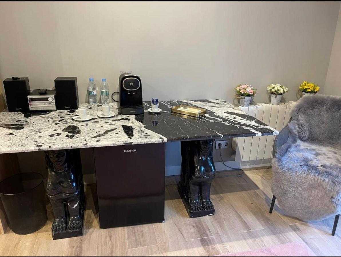 Habitación con cama extra doble más sofa cama apta hasta para 4 personas con baño privado San Vicente Raspeig Exterior foto