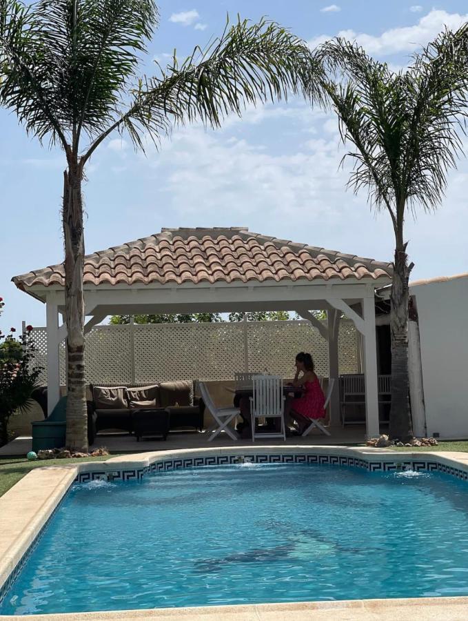 Habitación con cama extra doble más sofa cama apta hasta para 4 personas con baño privado San Vicente Raspeig Exterior foto