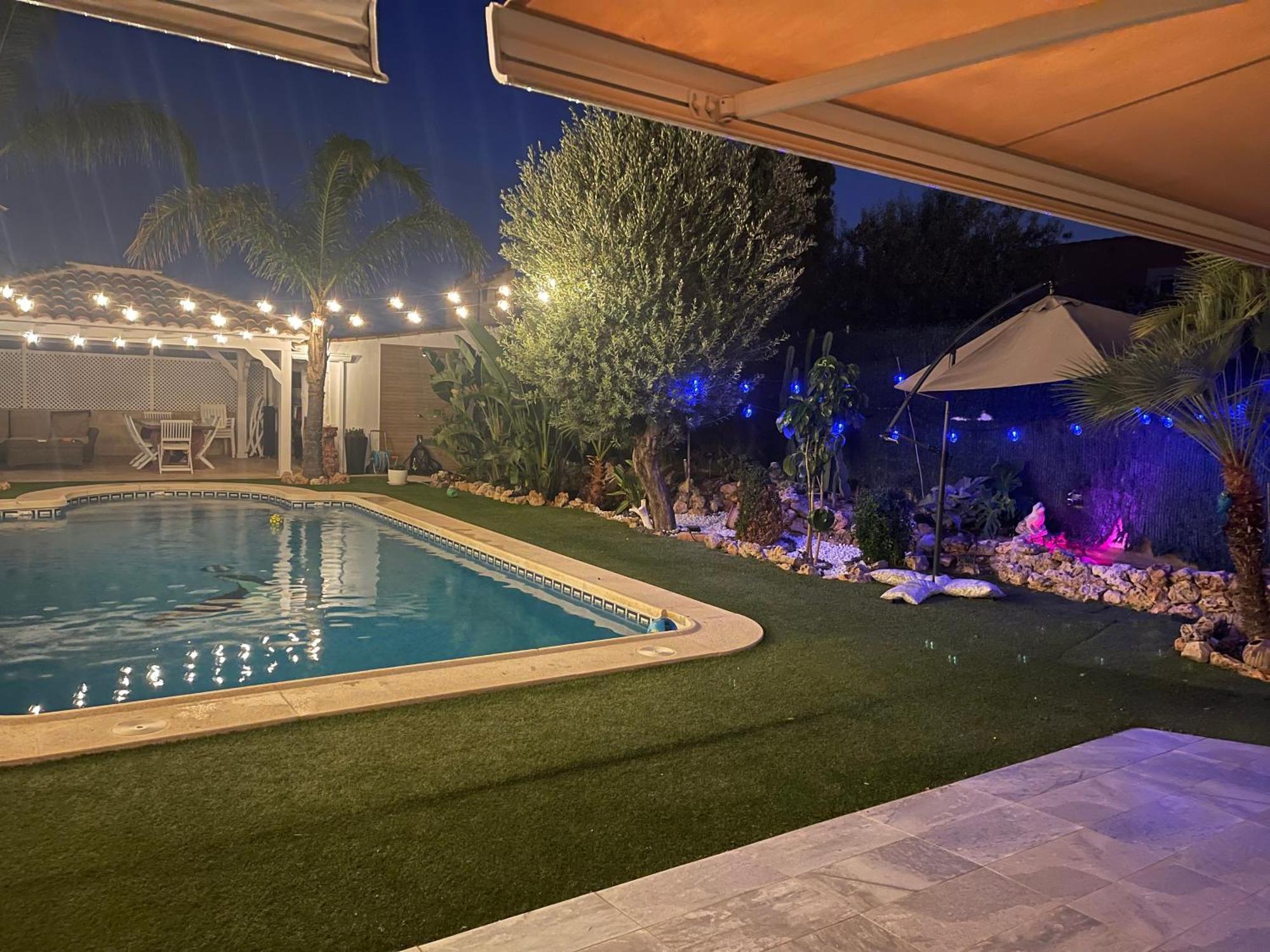 Habitación con cama extra doble más sofa cama apta hasta para 4 personas con baño privado San Vicente Raspeig Exterior foto