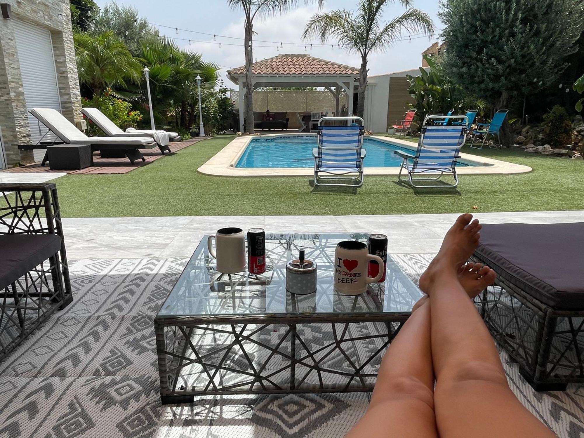 Habitación con cama extra doble más sofa cama apta hasta para 4 personas con baño privado San Vicente Raspeig Exterior foto