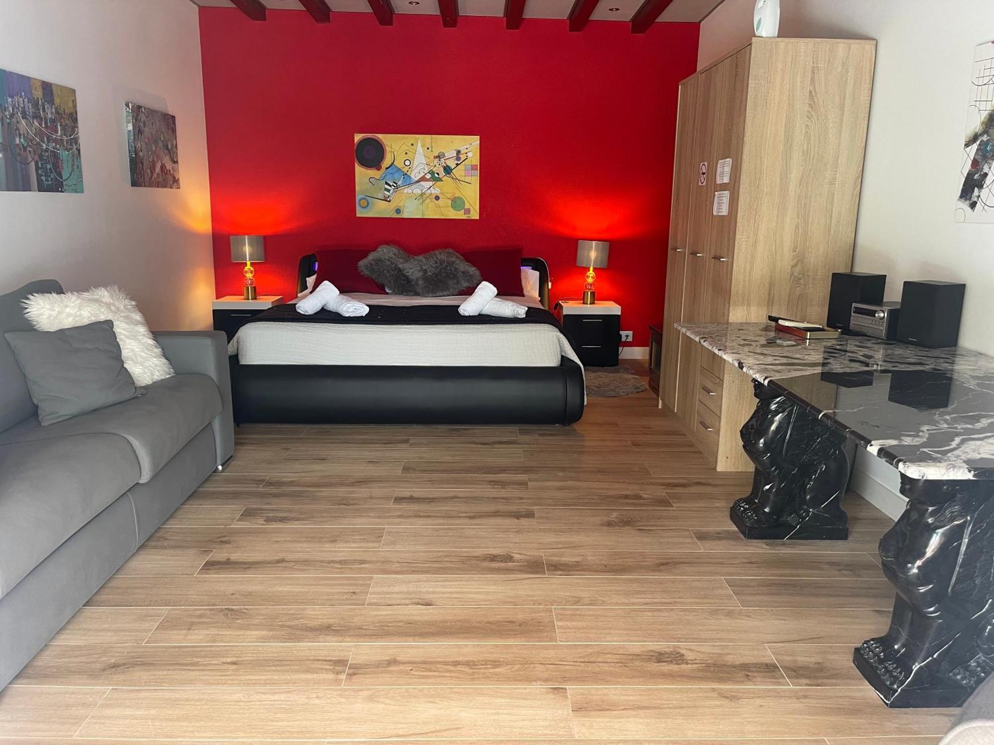 Habitación con cama extra doble más sofa cama apta hasta para 4 personas con baño privado San Vicente Raspeig Exterior foto